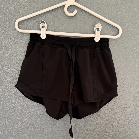 Women's Black Lululemon Athletica Shorts size 6 - Picture 2 of 11